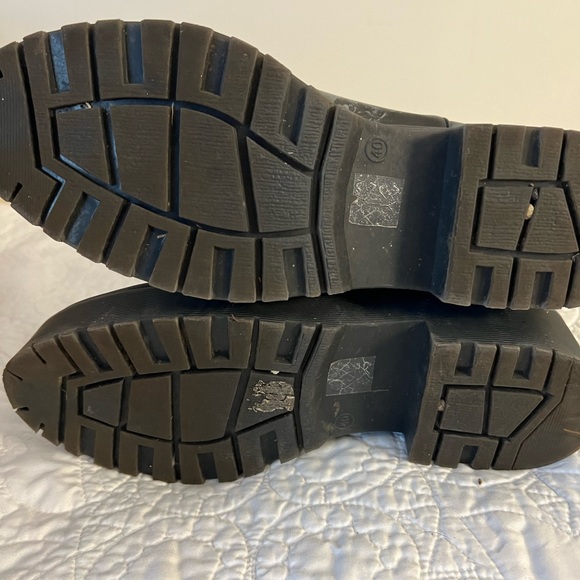 Black platform skull and chain boots. Size 10 - Picture 10 of 11